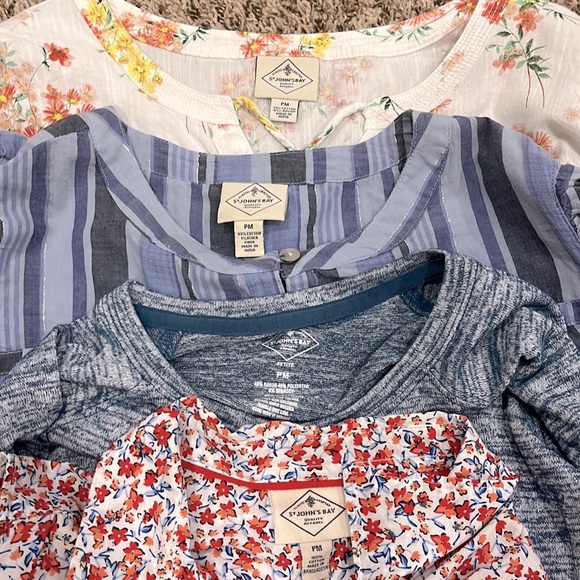 ST. JOHN’S BAY tops 💛 - Picture 2 of 8